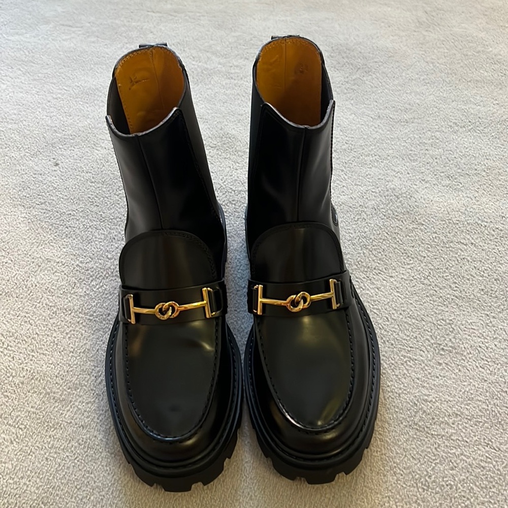 Tod’s boots size 8 brand new never worn